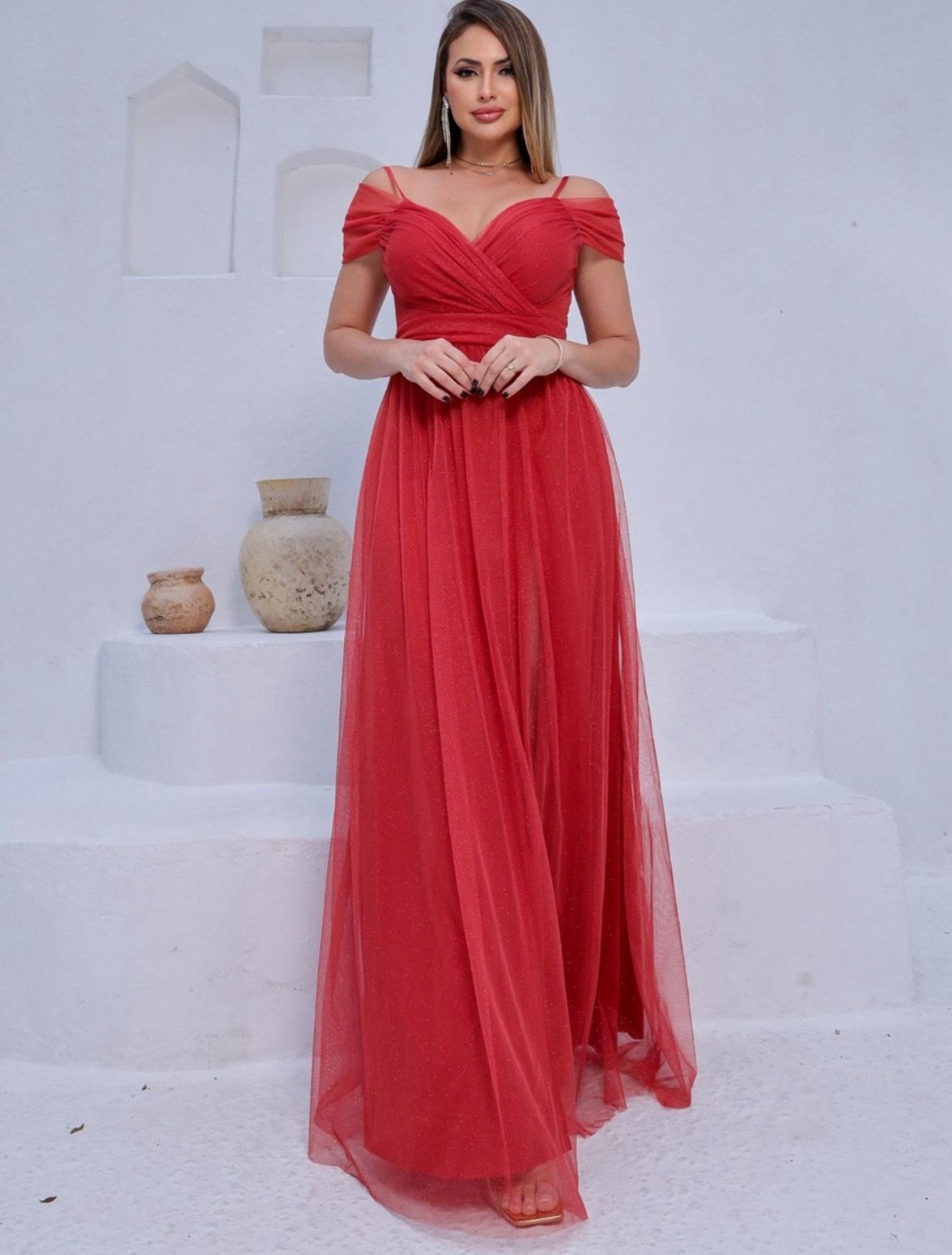Vibrante Elegância em Vermelho