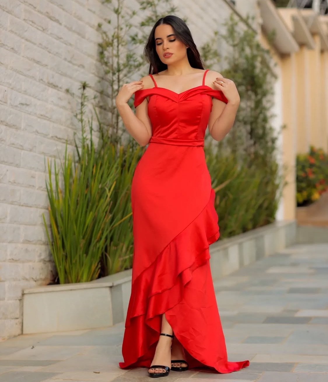 Elegância em Vermelho Escarlate