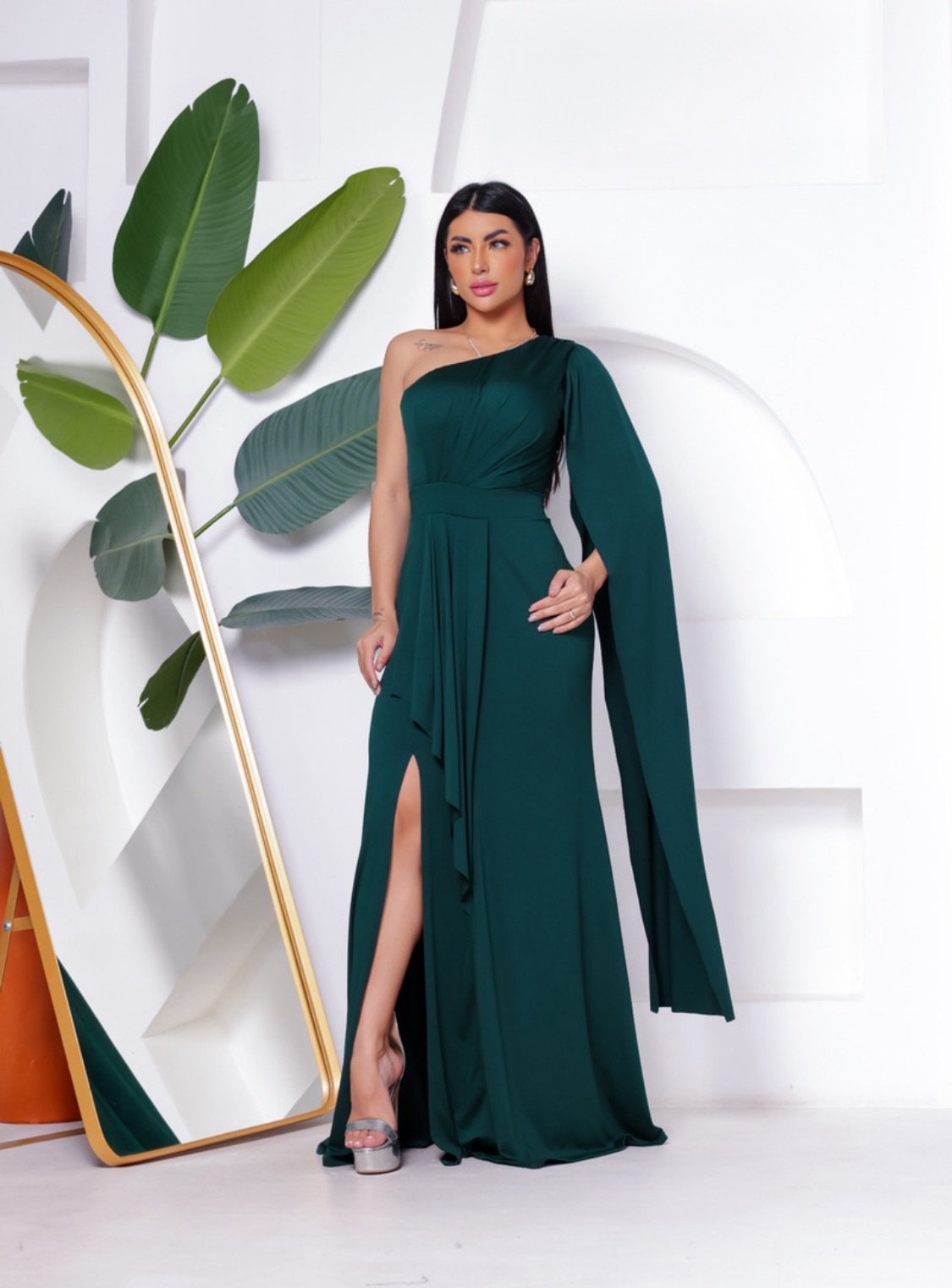 Vestido Verde Assimétrico Elegante