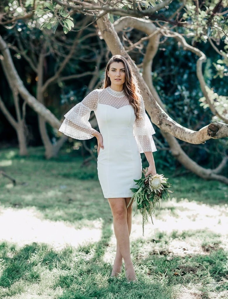 Vestido Elegante com Mangas Bufantes