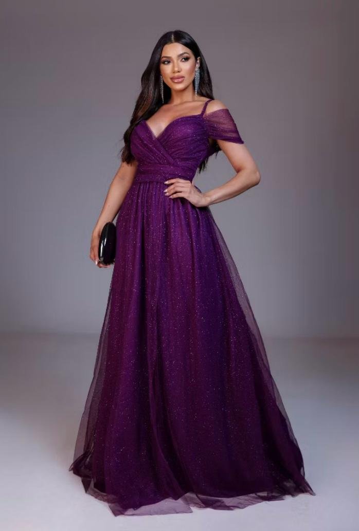 Elegância em Roxo Brilhante