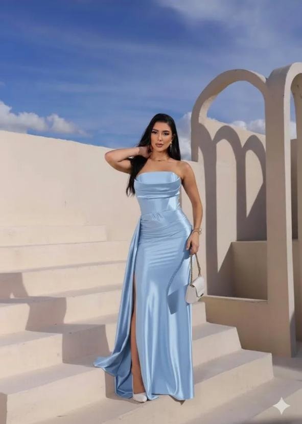 Vestido Azul Elegante com Fenda