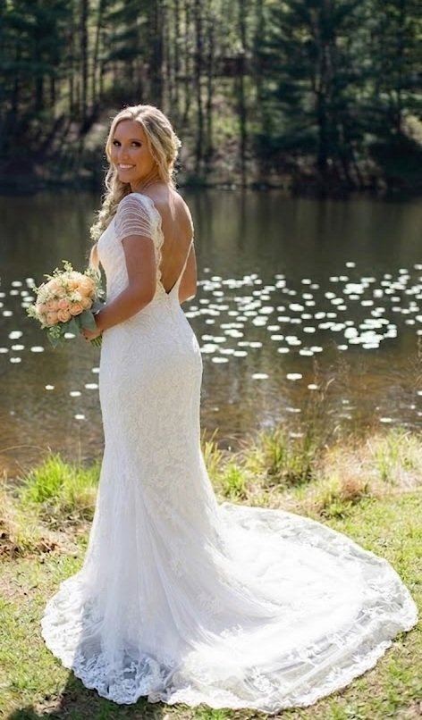 Vestido Elegante com Renda Delicada