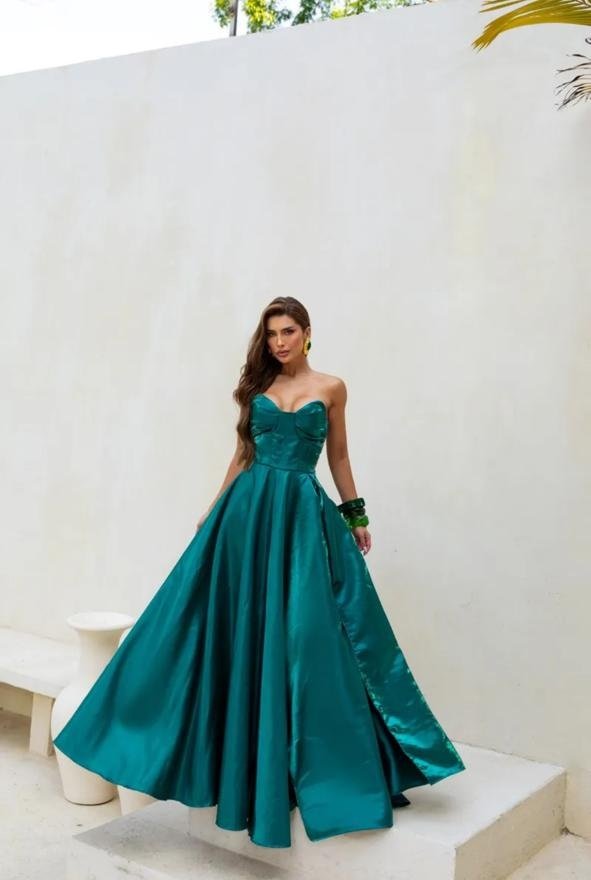 Elegância em Verde Esmeralda